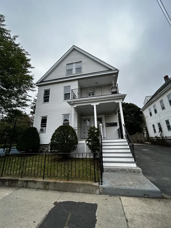 137 Florence, Everett