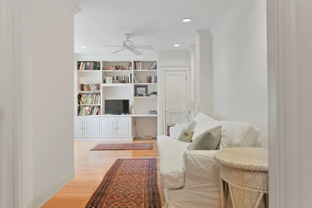 250 Commonwealth, Back Bay