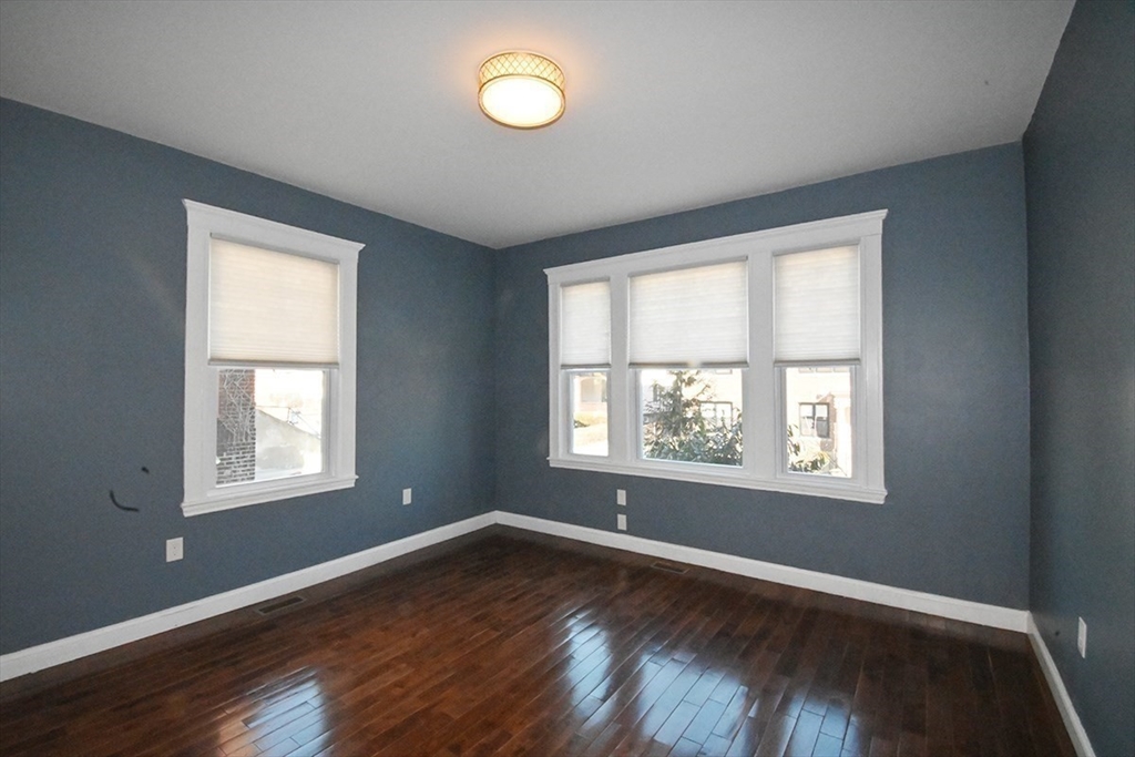 28-30 Schuyler, Roxbury