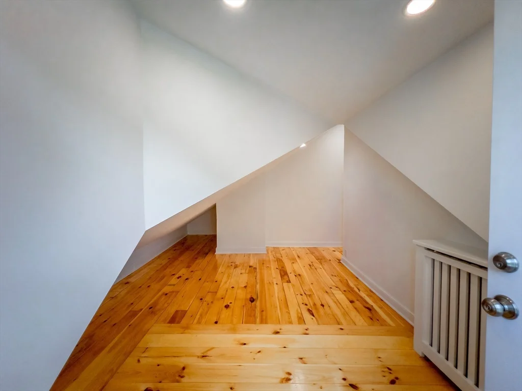 100 Chestnut Ave, Jamaica Plain