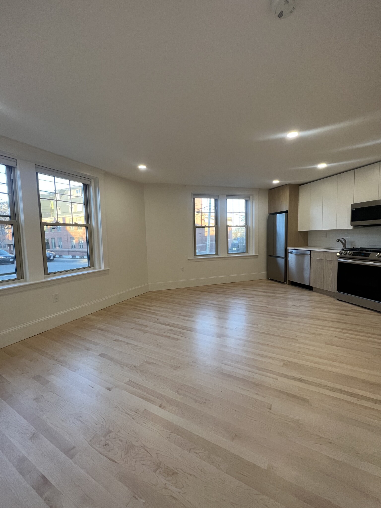 1 bed, 1 bath apartment for rent at 26 Bradlee Rd Unit 5, Medford — photo 2 of 7