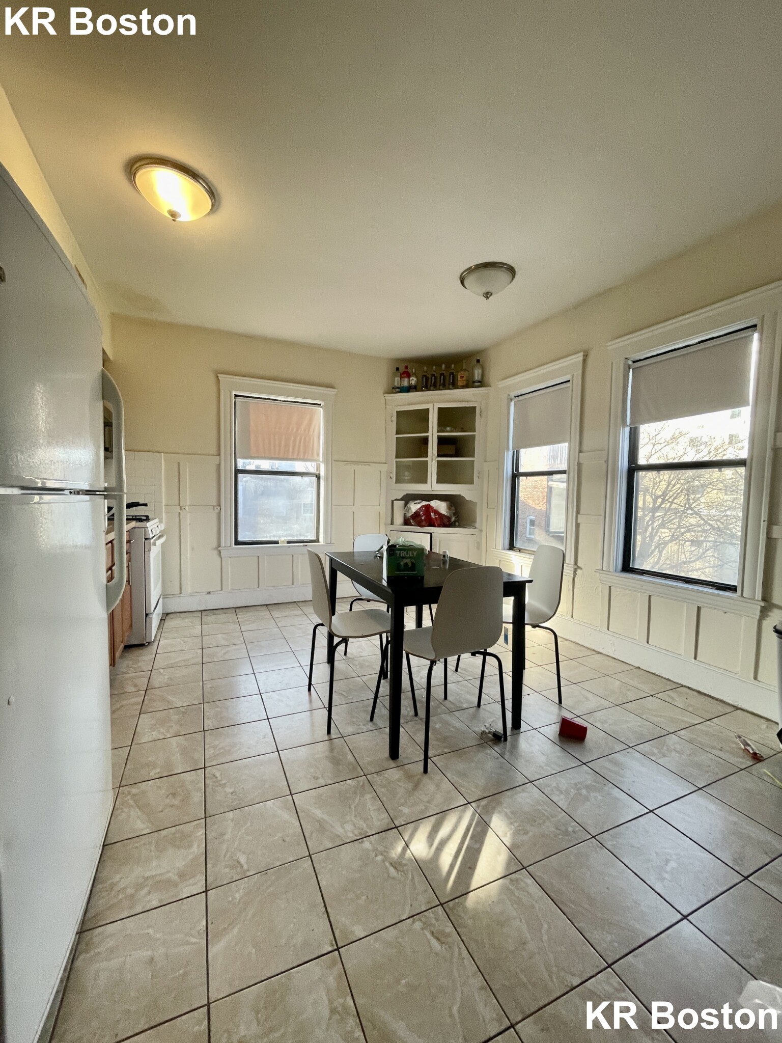4 bed, 2 bath apartment for rent at 26 Hamilton Rd Unit 3, Coolidge Corner — photo 2 of 3