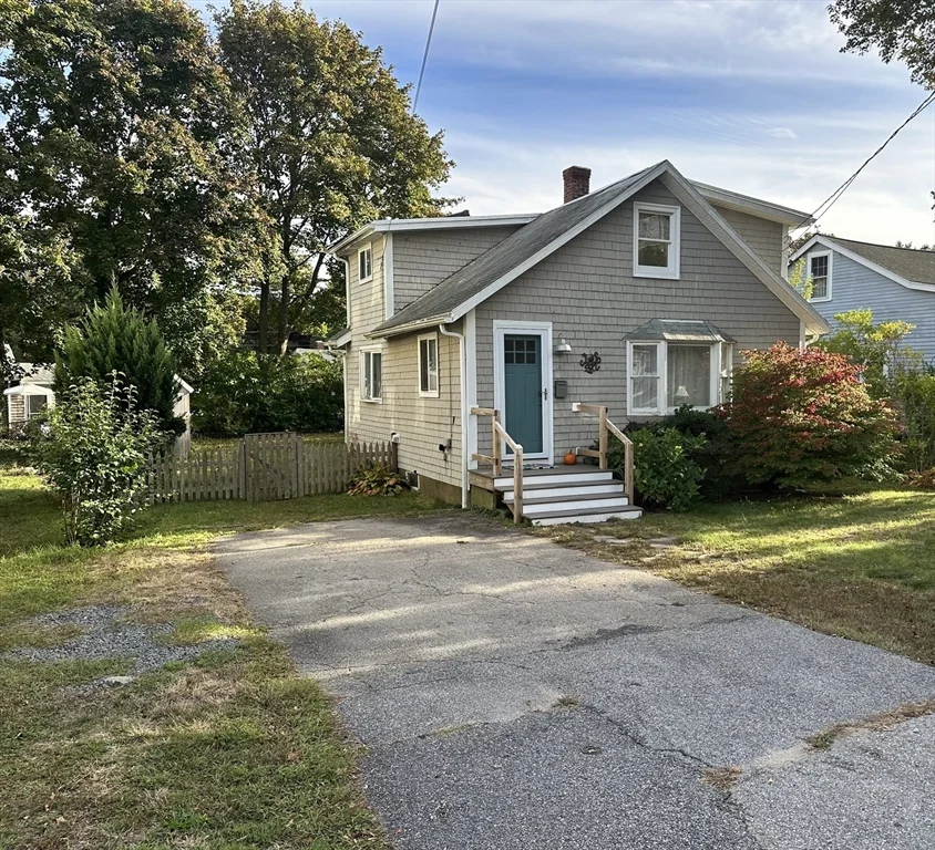 18 Maple Ave, Scituate