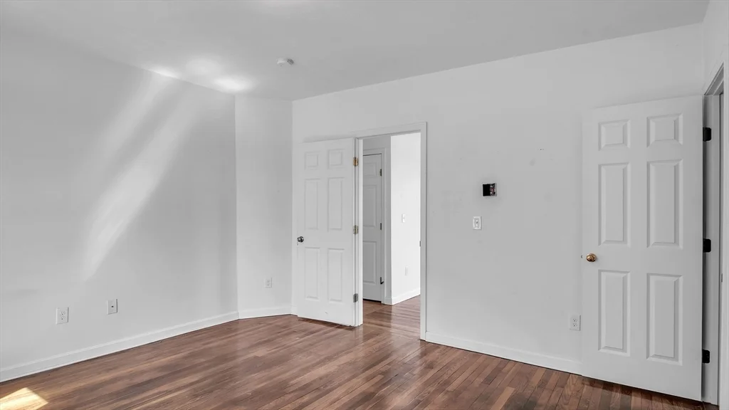 1442 Main St, Webster Square