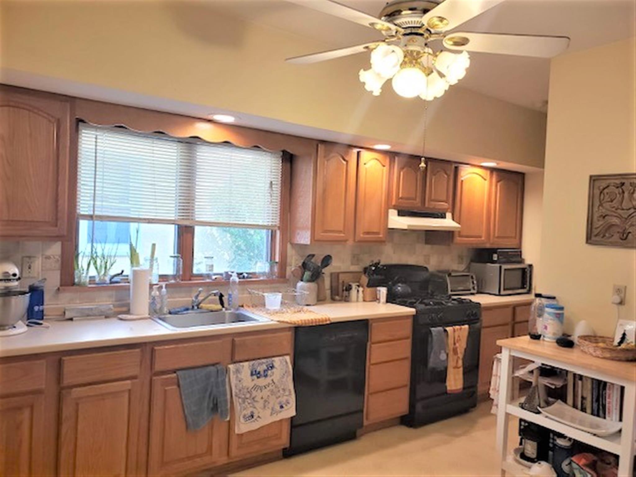 2.5 bed, 1 bath apartment for rent at 26 Bailey Rd Unit 1, Teele Square — photo 1 of 15