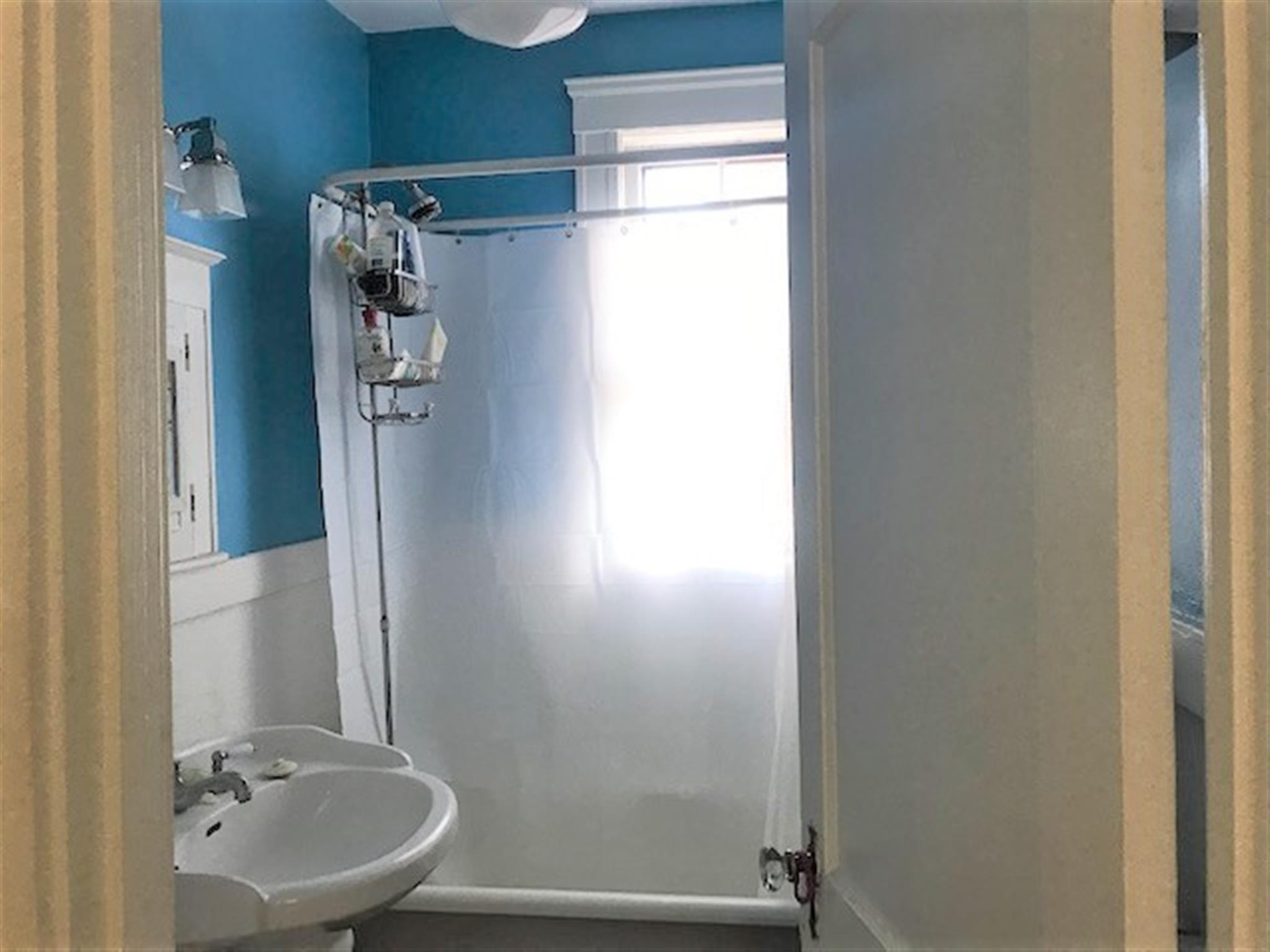 1 bed, 1 bath apartment for rent at 168 Norfolk St Unit 5, Central Square — photo 4 of 7