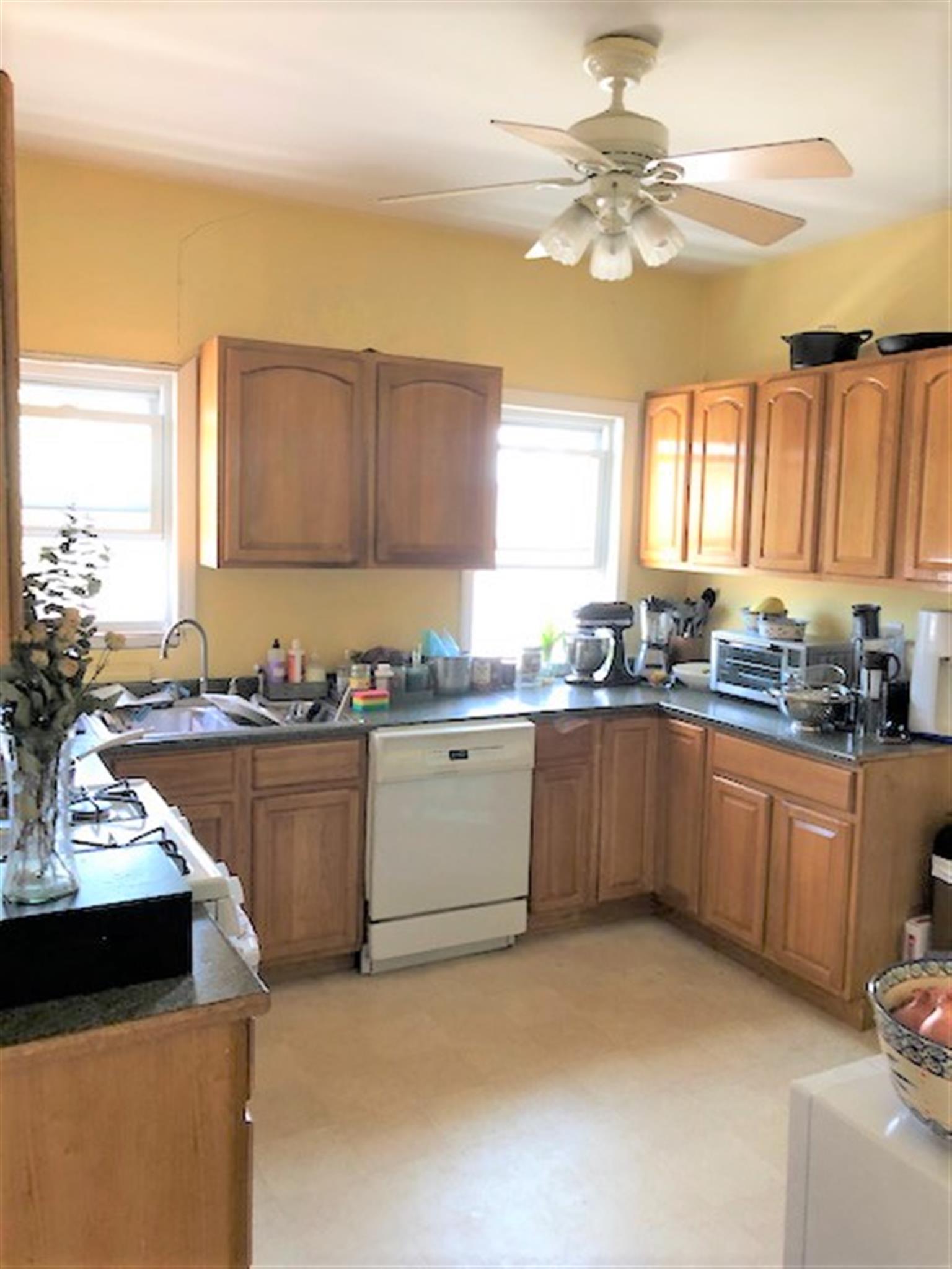 3 bed, 1 bath apartment for rent at 122 Frederick Ave Unit 1, South Medford — photo 9 of 10