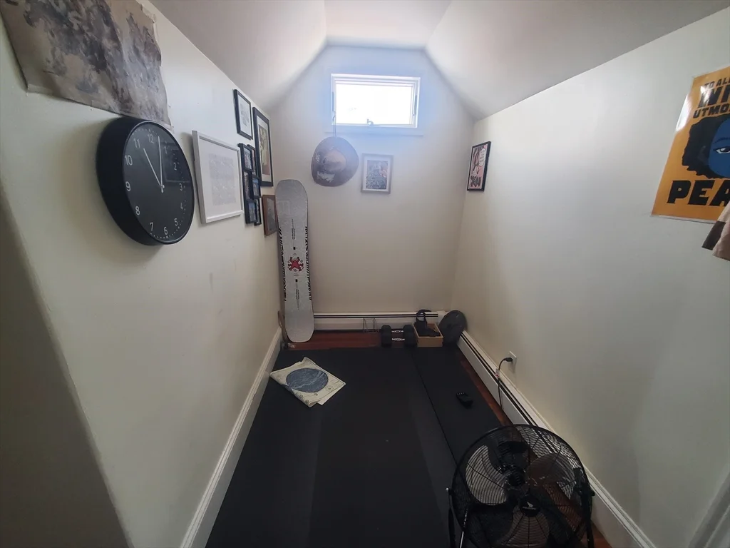 21 South Central, Wollaston