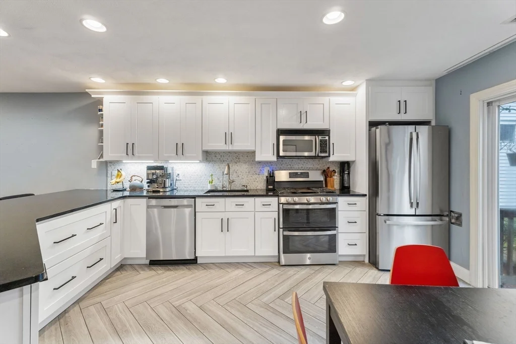 890 Winthrop Ave, Beachmont