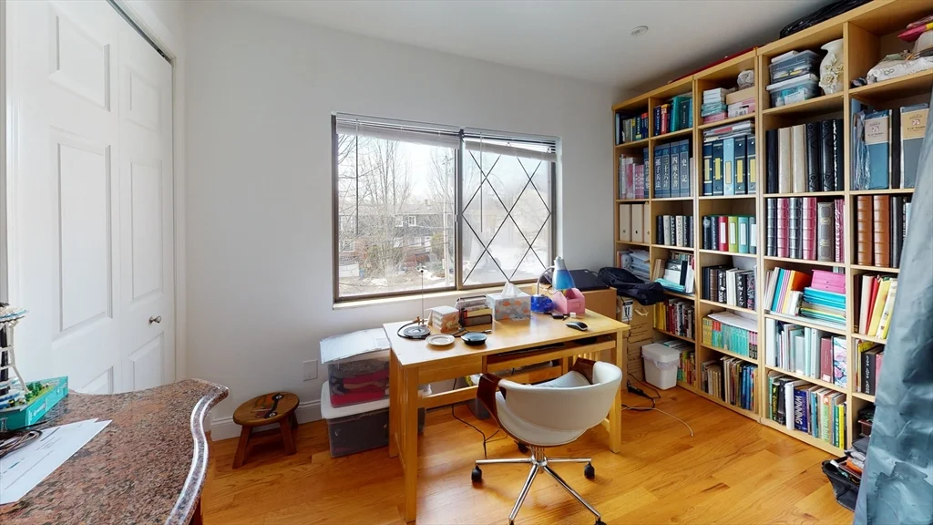 22-24 Broadlawn Park, Chestnut Hill