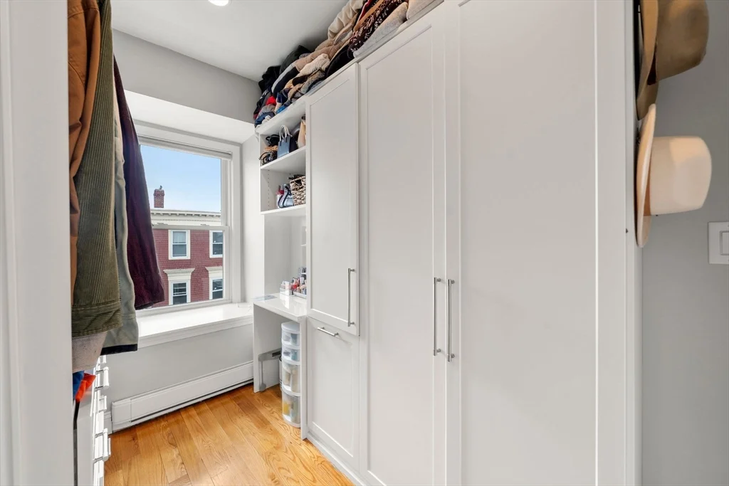 695 E 8th St, South Boston