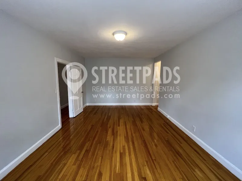 1163 Beacon St, Longwood