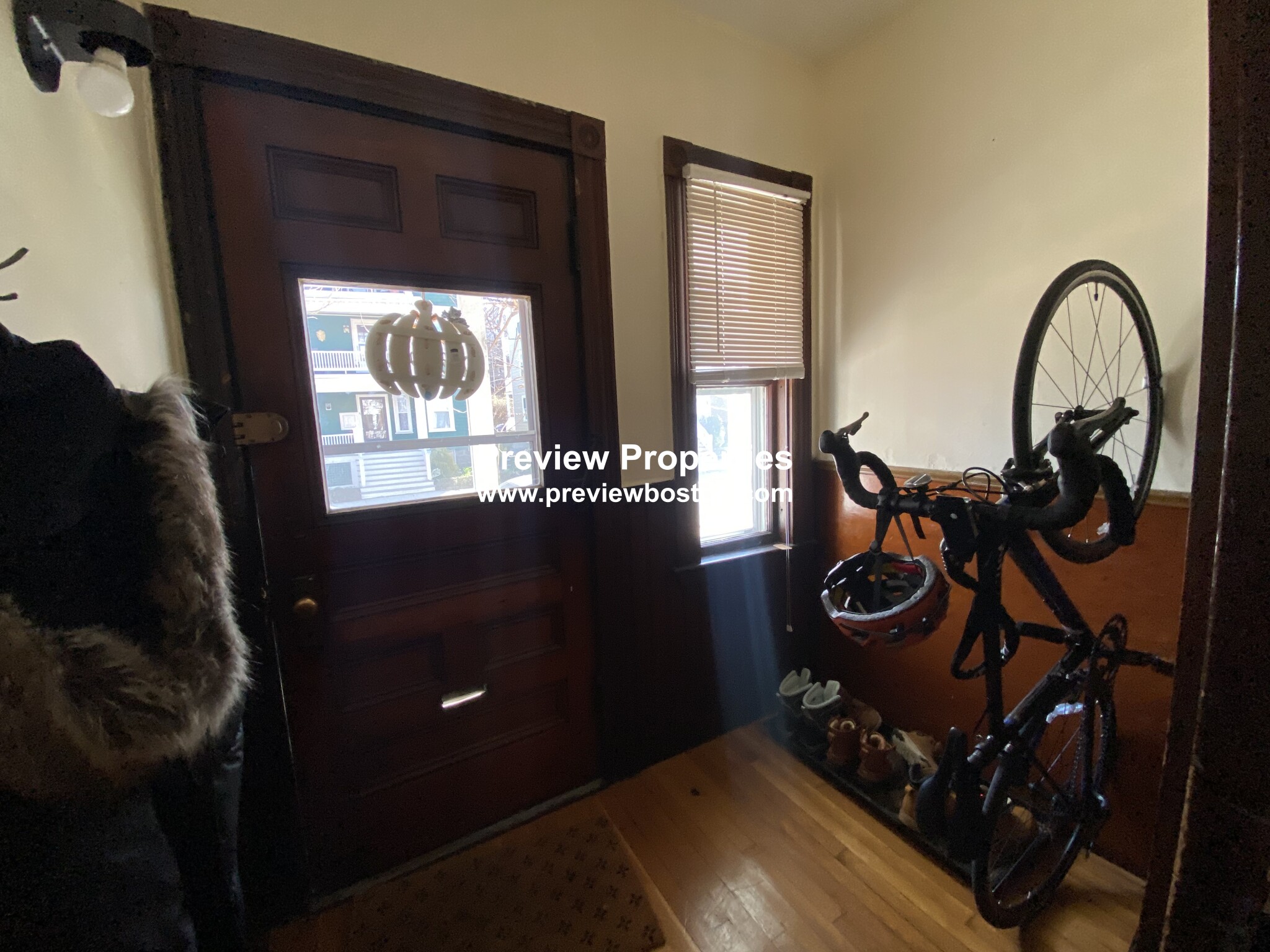 18 Fairbanks St, Oak Square