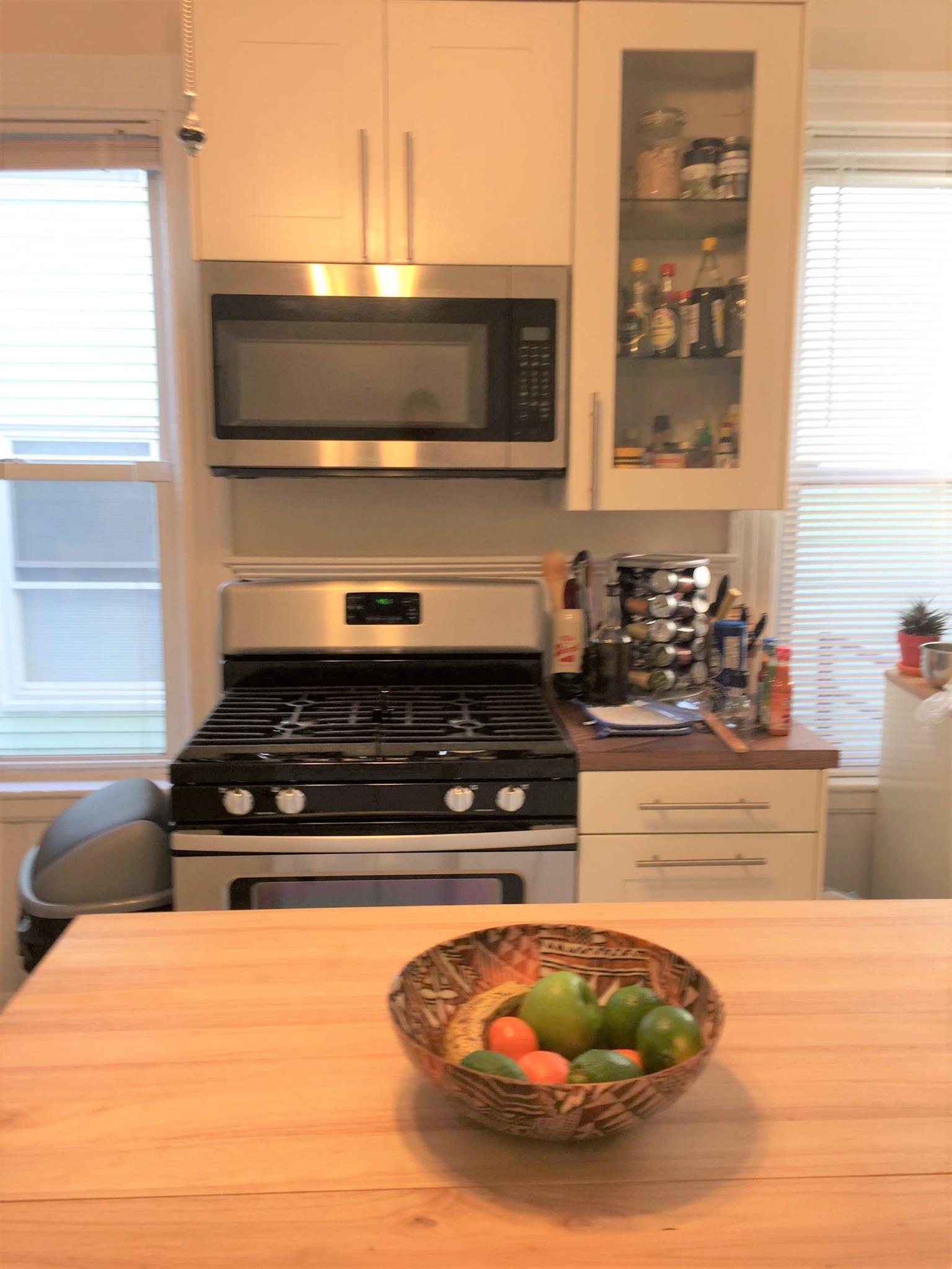 2 bed, 1 bath apartment for rent at 12 Sumner Ave Unit 1, Medford — photo 7 of 14