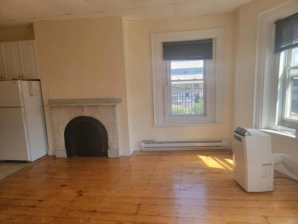 702 Massachusetts Ave, South End