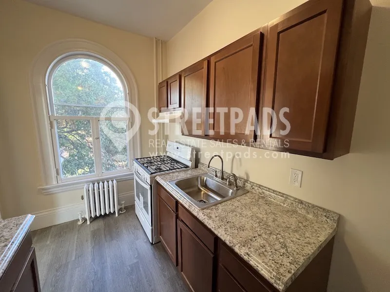 2 Ware St, Mid-Cambridge