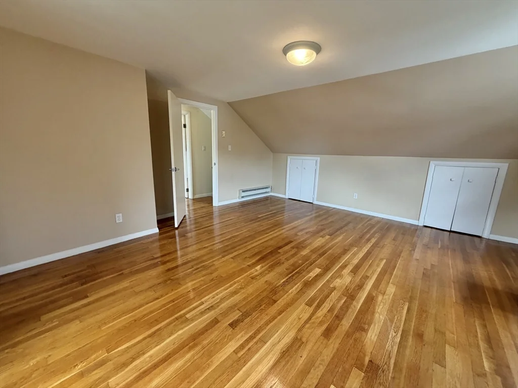 17 Hatfield Rd, West Newton
