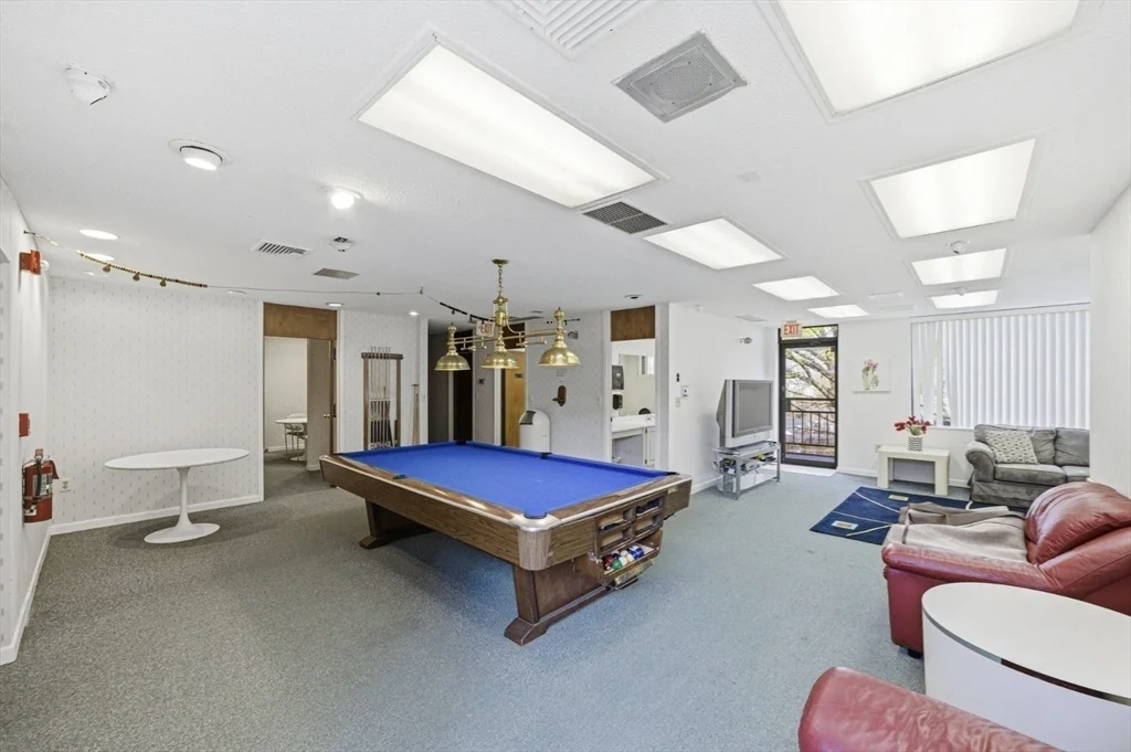 1006 Paradise Rd, Swampscott