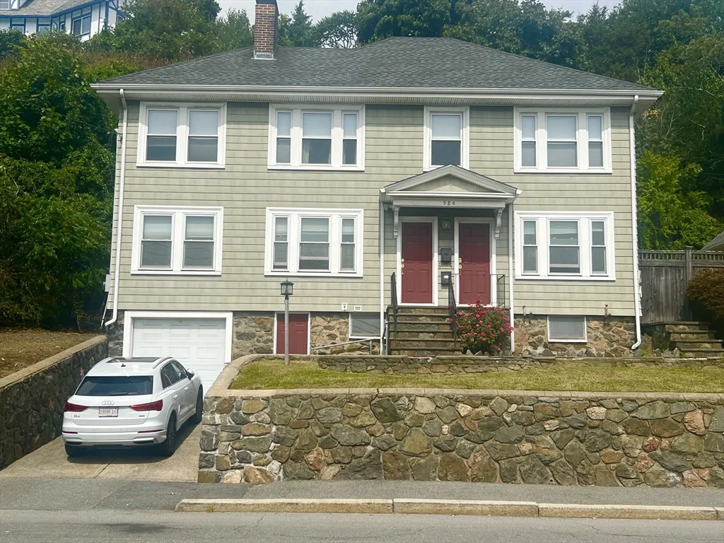 584 Humphrey St, Swampscott