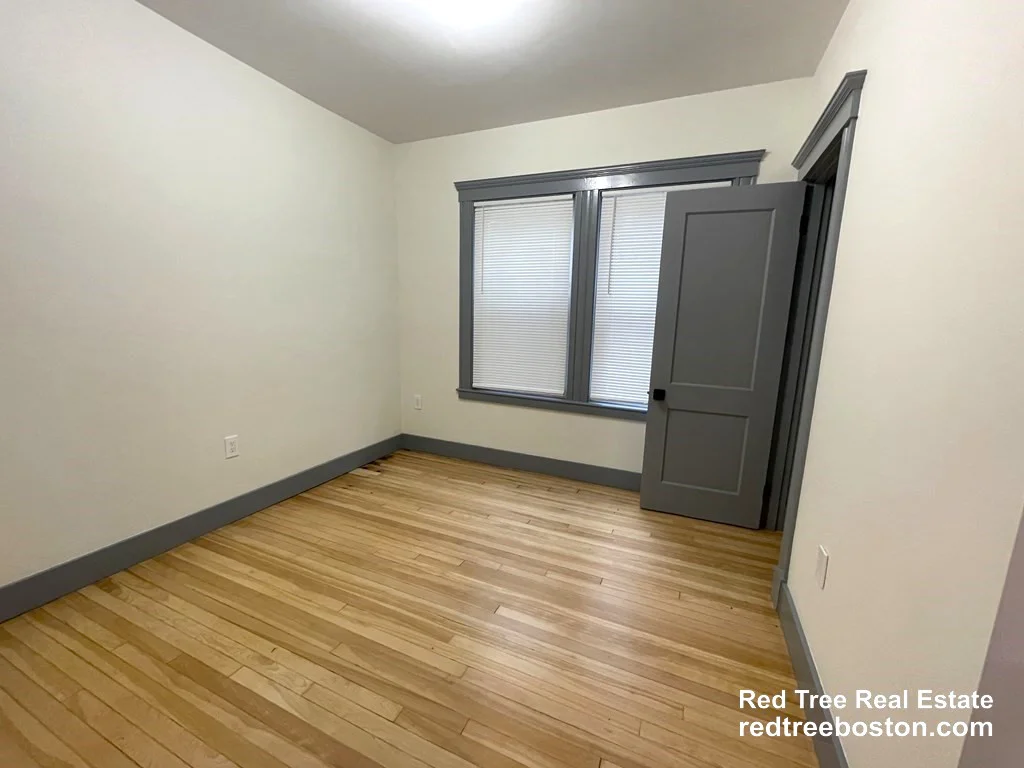 41 Long Ave, Brighton