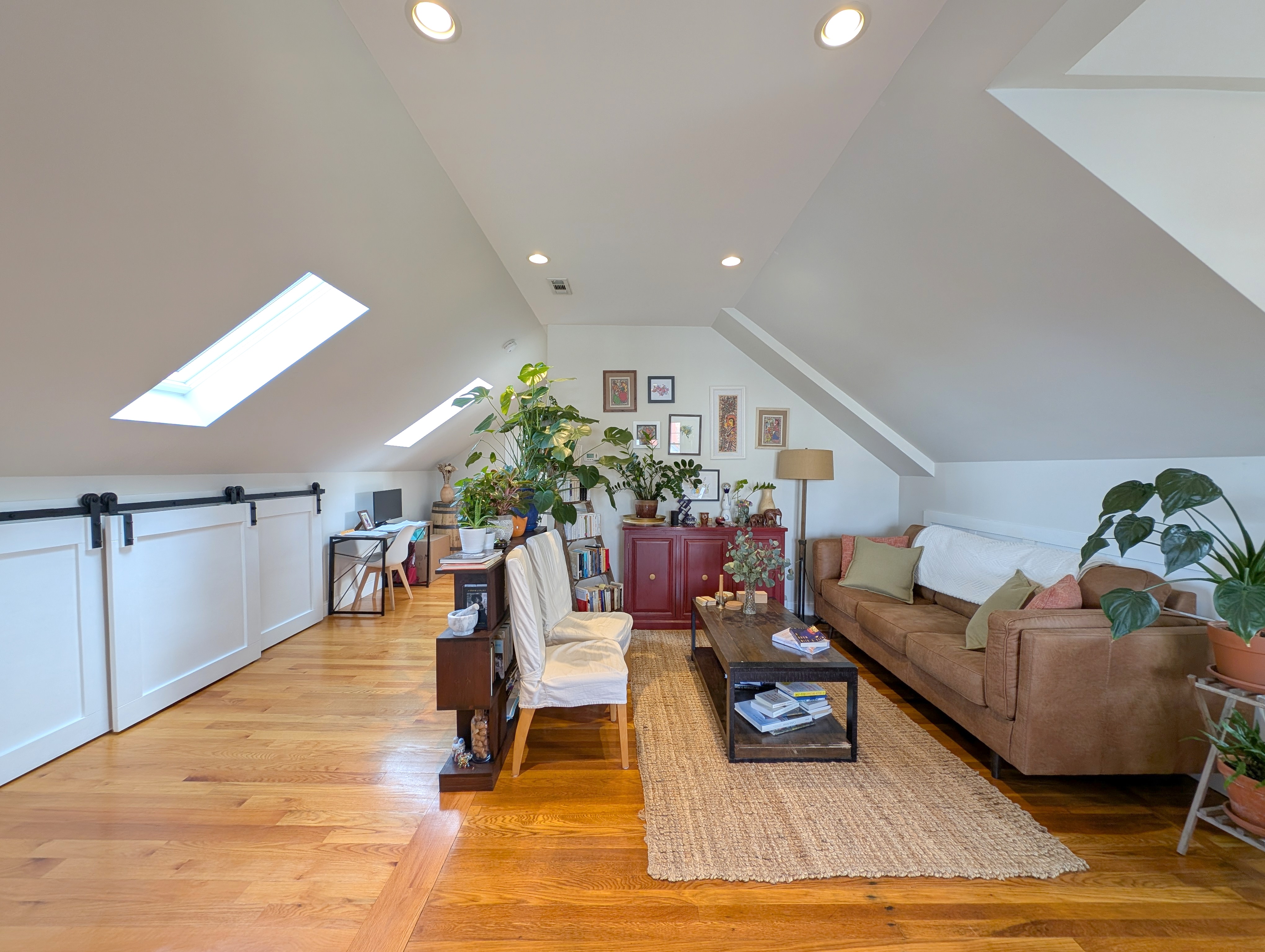 472 Main St, Medford