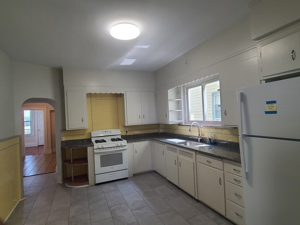 537 Beach St, Revere