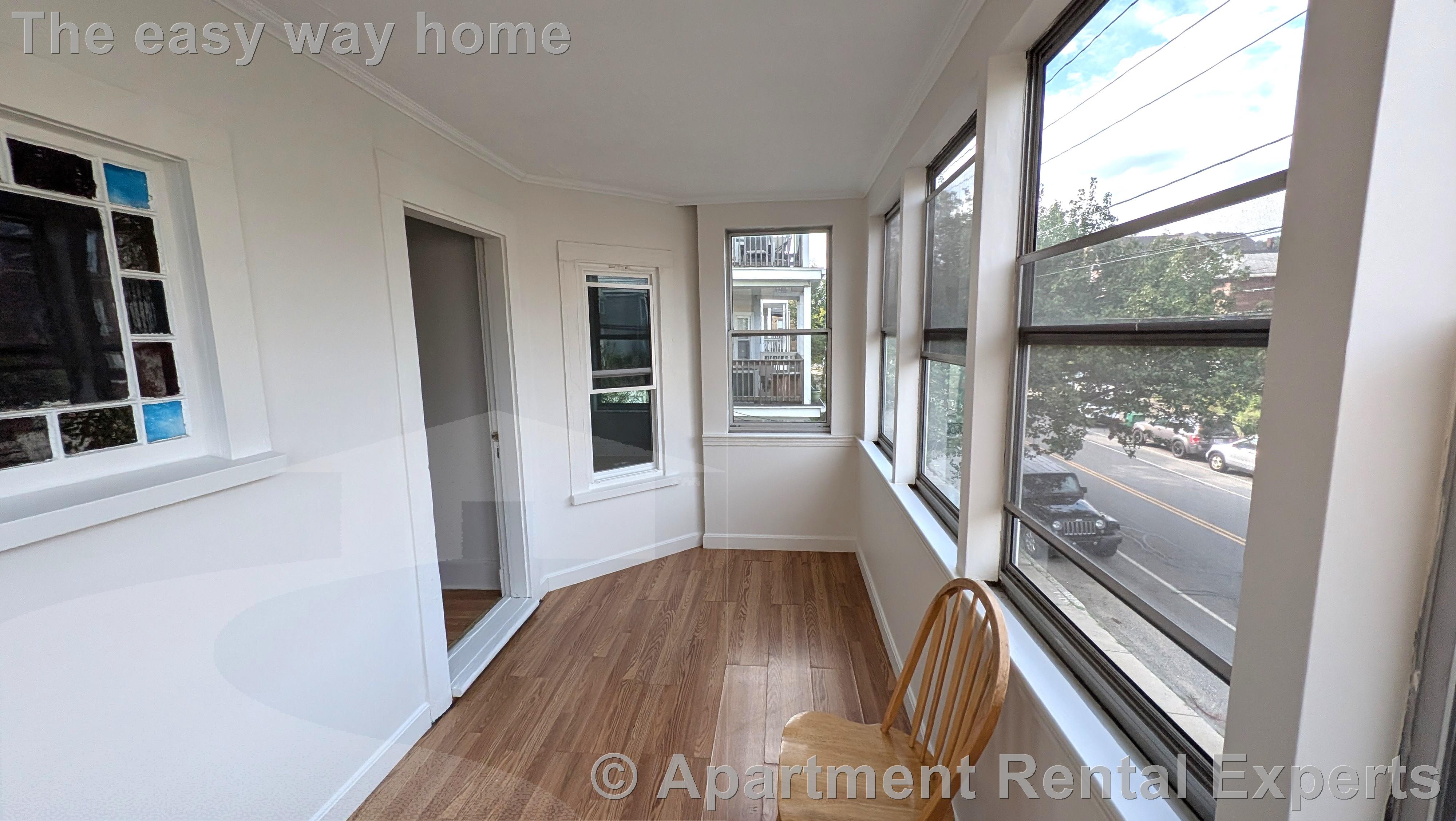 294 Boston Ave, Tufts