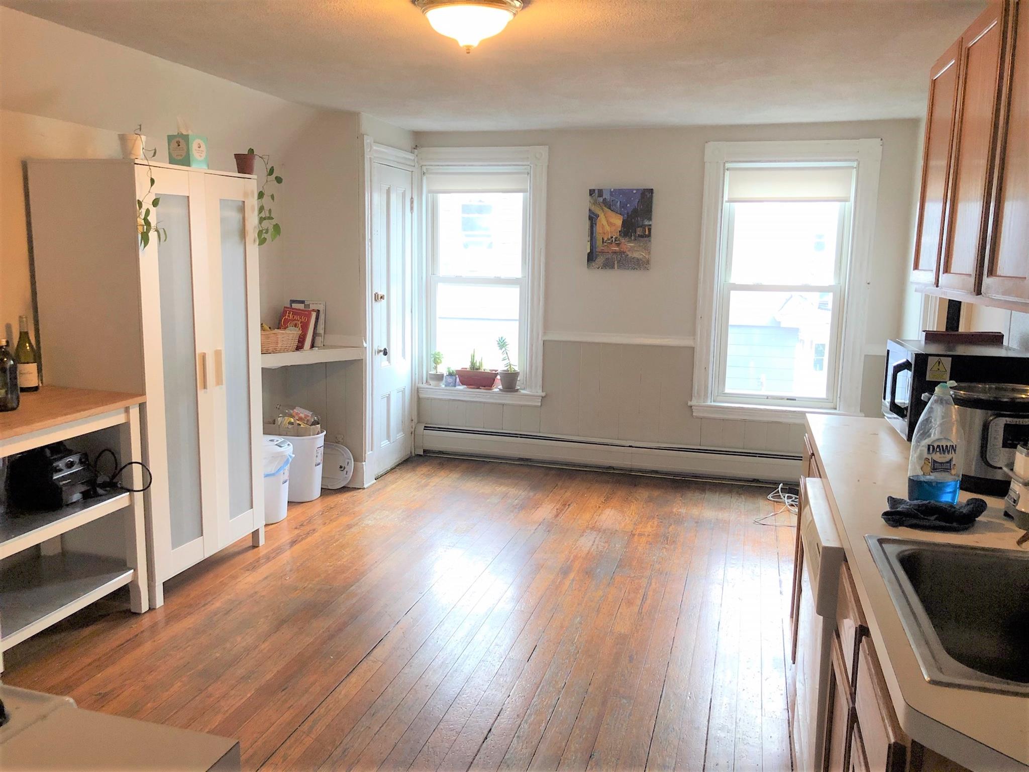 2 bed, 1 bath apartment for rent at 324 Highland Ave Unit 3, Davis Square — photo 4 of 19