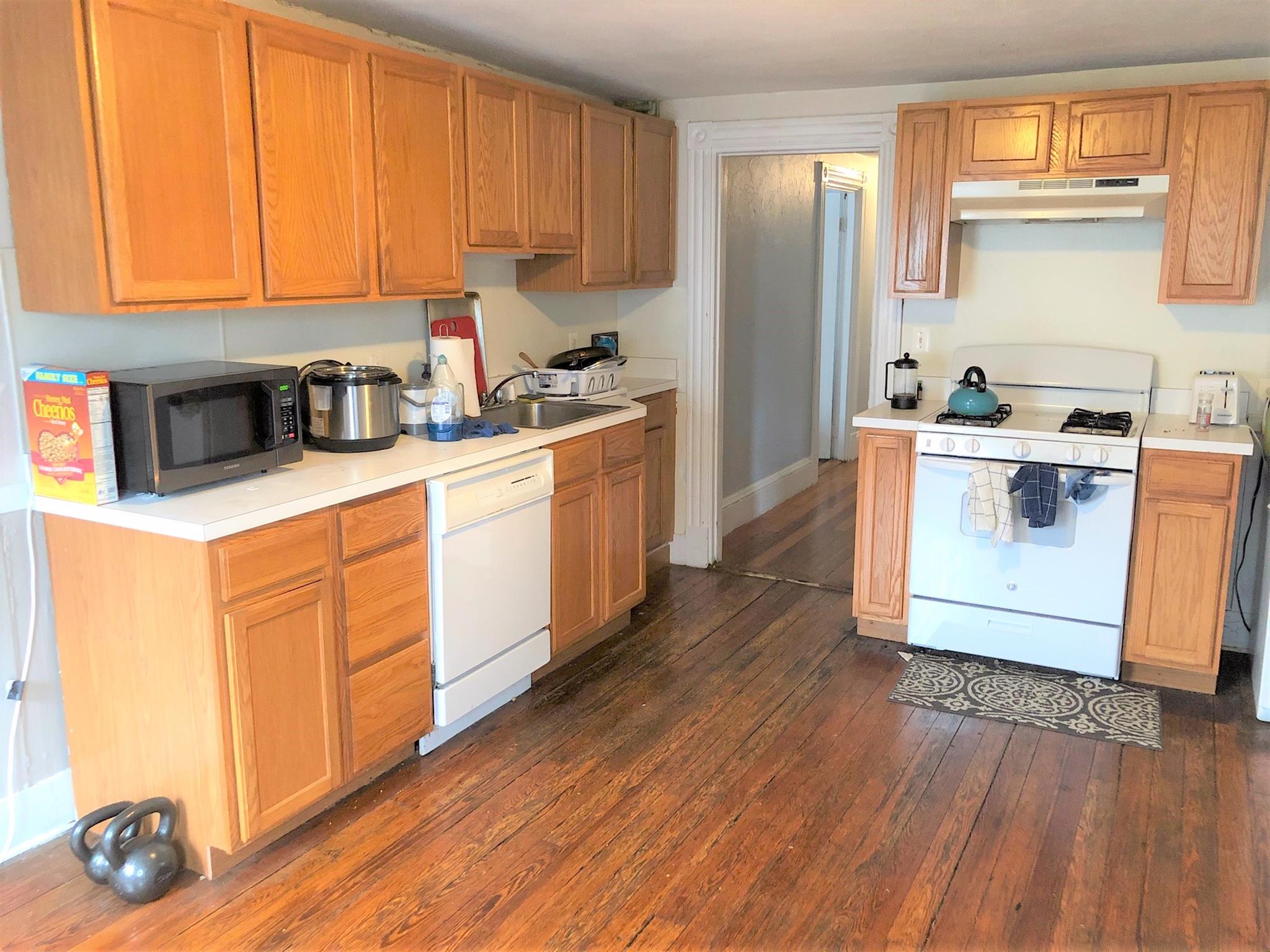 2 bed, 1 bath apartment for rent at 324 Highland Ave Unit 3, Davis Square — photo 3 of 19