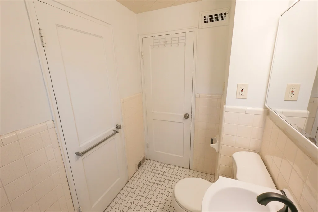 15 Ridgeview Ave, Mattapan