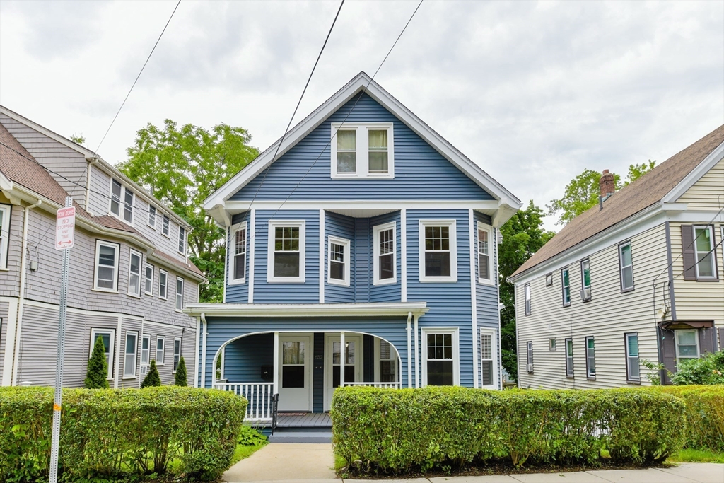 652 South, Roslindale