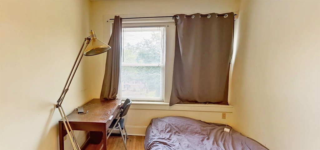 1406 Beacon St, Corey Hill