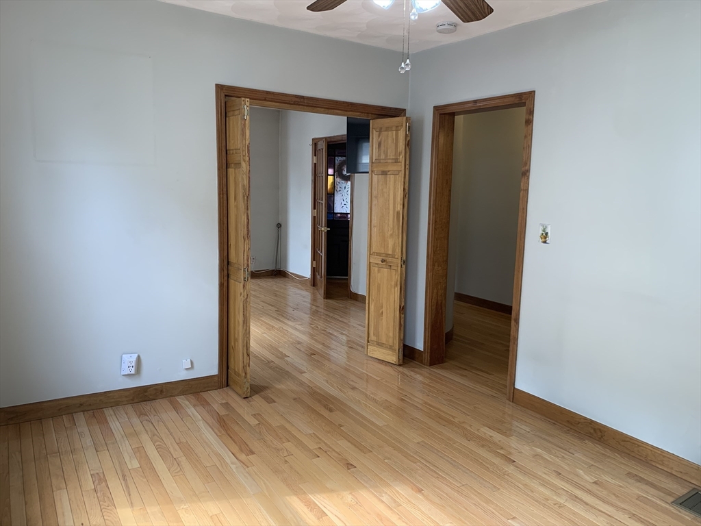 686 East 7th St, South Boston