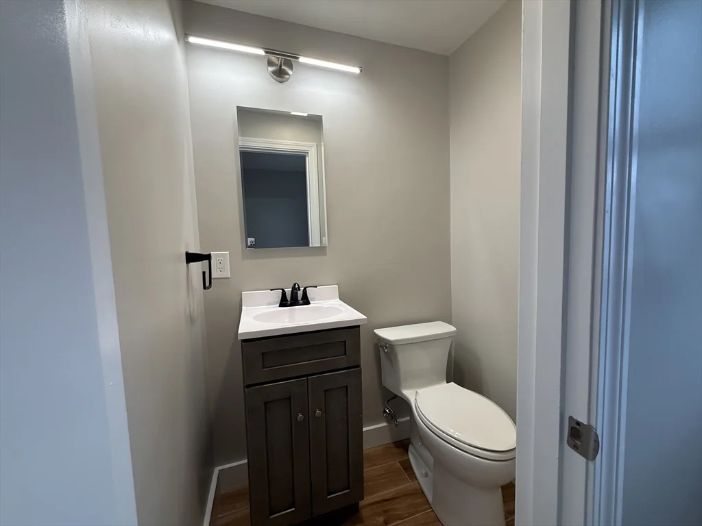 7 Silvia Ct, Hyde Park