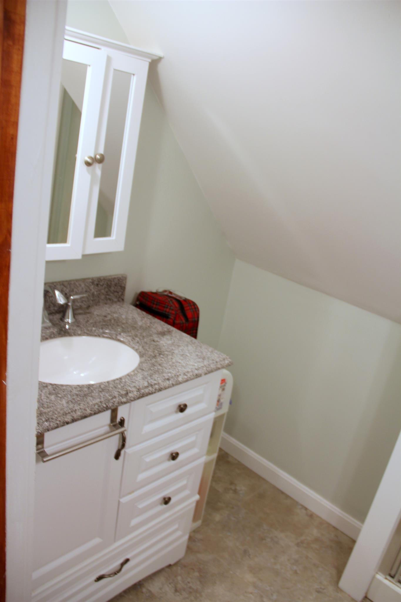 3 bed, 2 bath apartment for rent at 34 William St Unit 1, Medford — photo 2 of 14