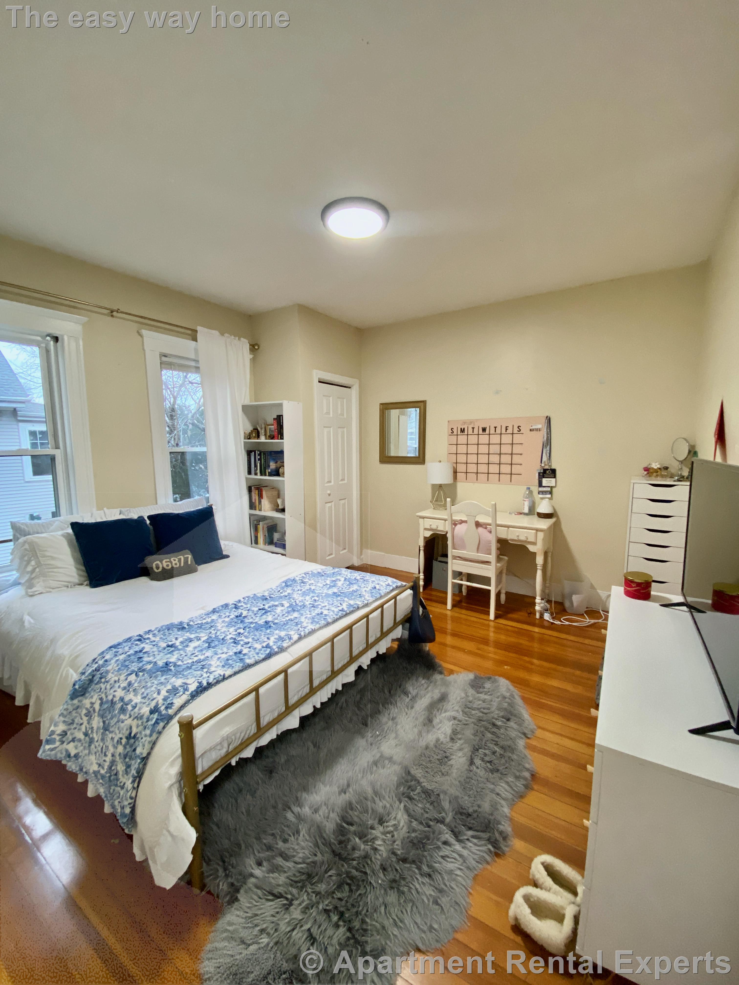 270 Harvard St, Tufts