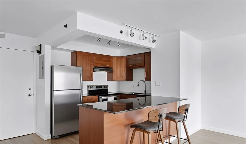 1025 Hancock, Quincy Center