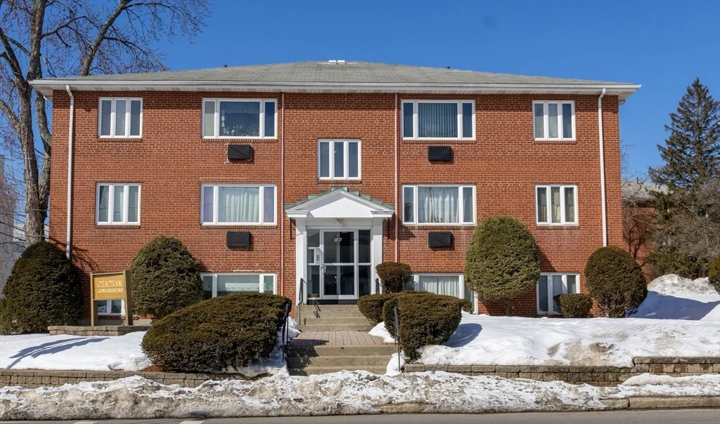 186 Lexington St, Watertown