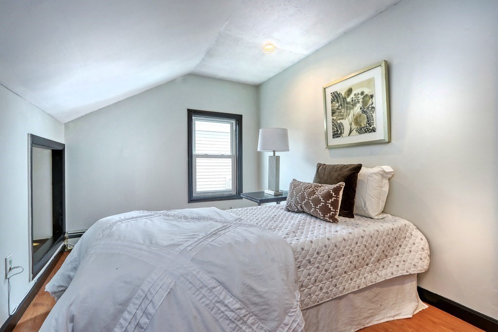 12 Jenkins St, South Boston