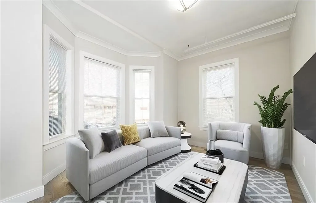 68 Day St, Jamaica Plain