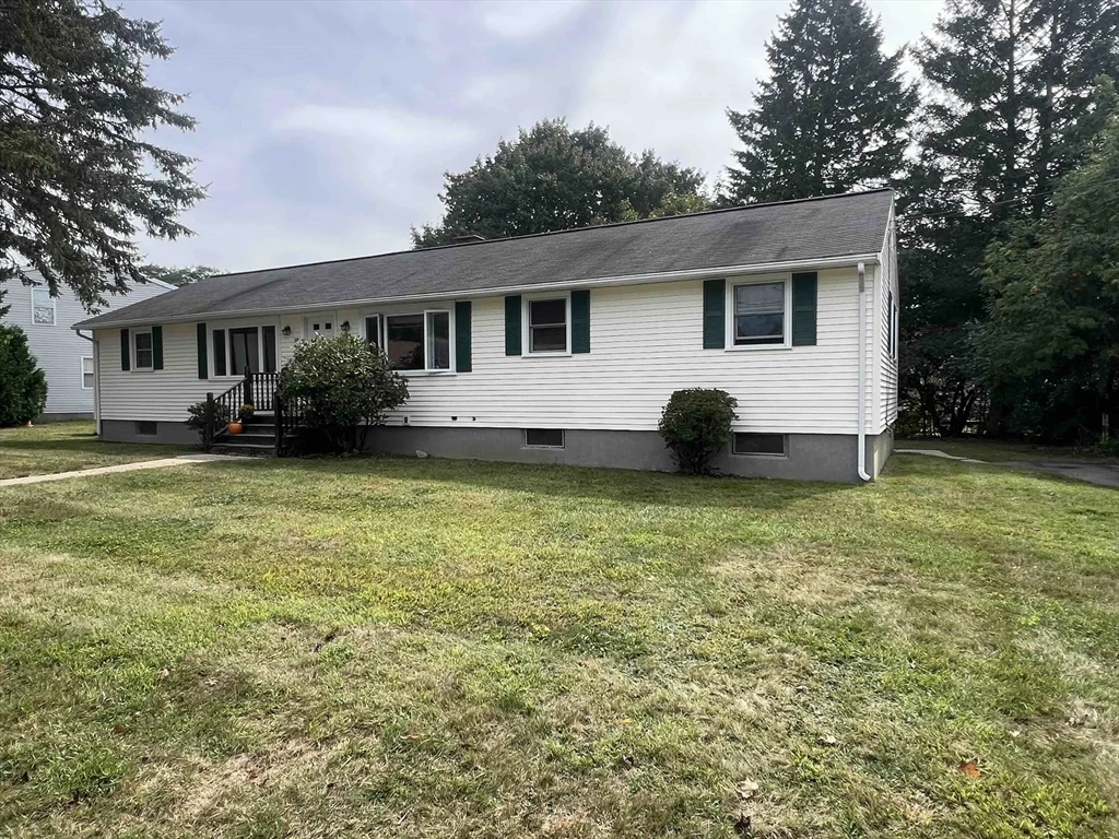 12 Saran Ave, Bedford