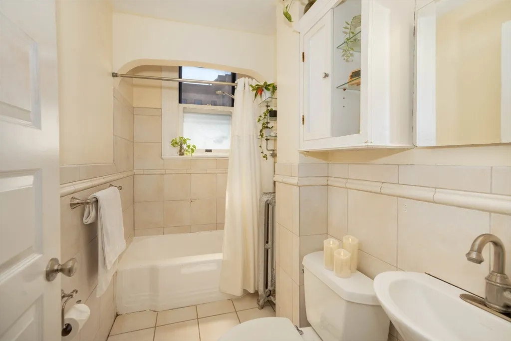 1064 Beacon St, Longwood