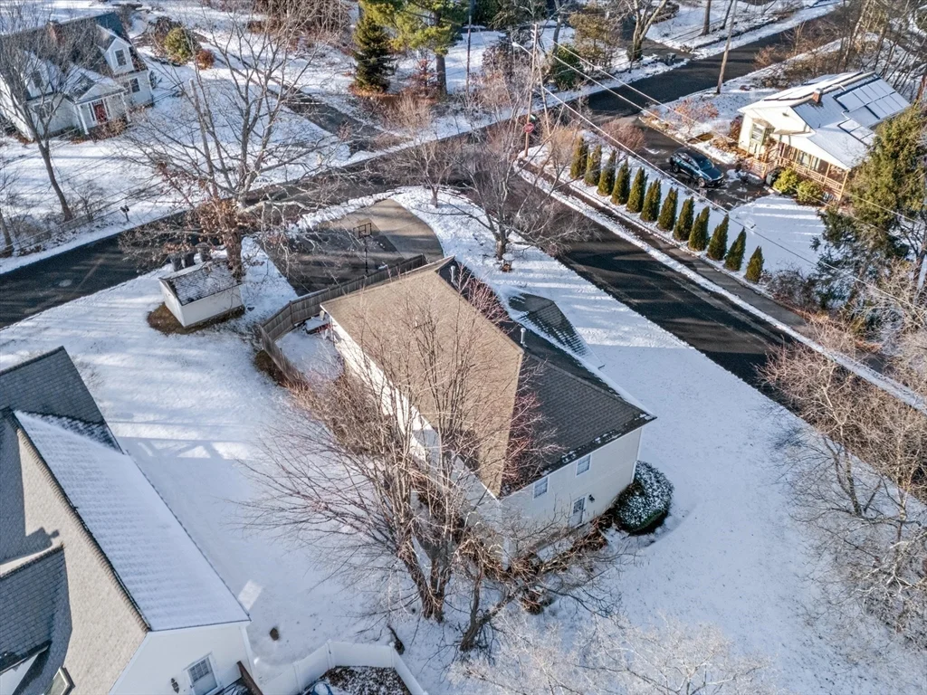 28 Crestview Dr, Westborough