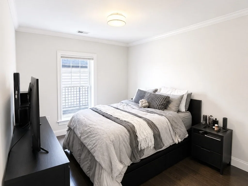 728 East Broadway, South Boston