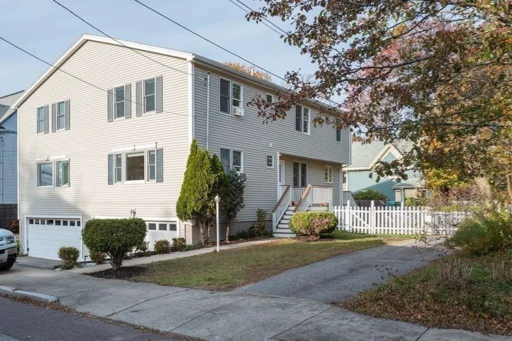 90 Monument, Medford