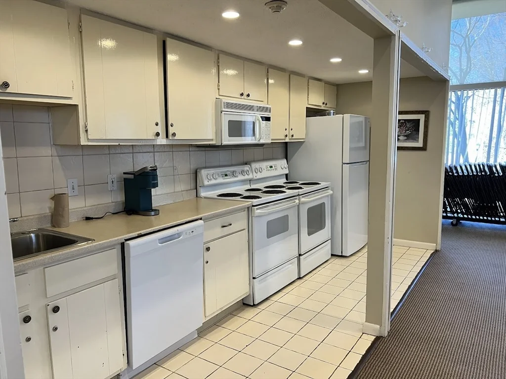 404 Paradise Rd, Swampscott