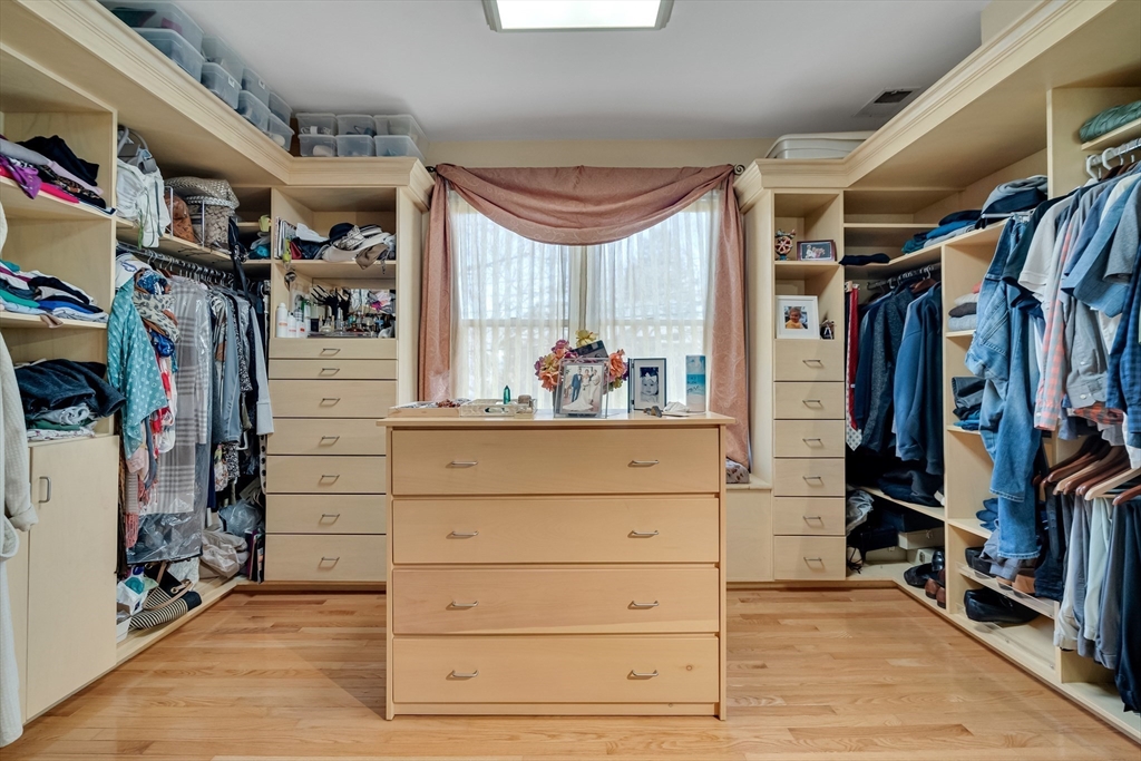 829 Chestnut St, Waban