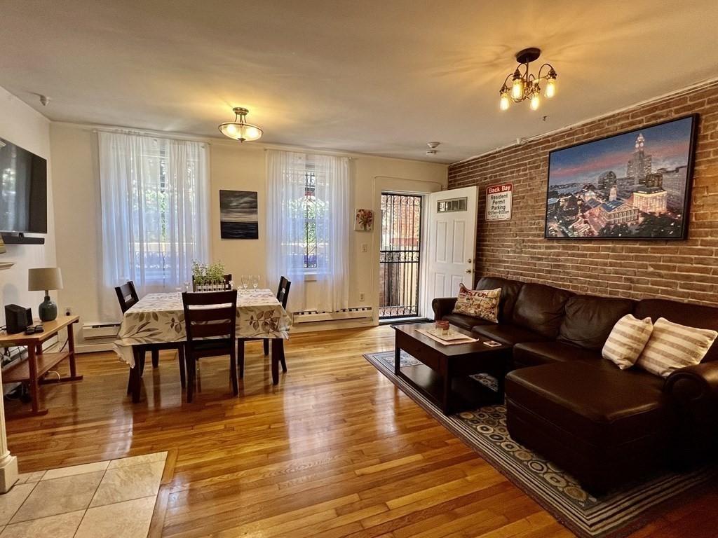 265 Beacon St, Back Bay