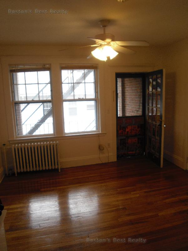 Studio bed, 1 bath apartment for rent at 22 Chiswick Rd Unit 11, Brighton — photo 5 of 7