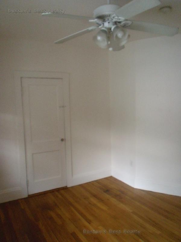 Studio bed, 1 bath apartment for rent at 22 Chiswick Rd Unit 11, Brighton — photo 7 of 7